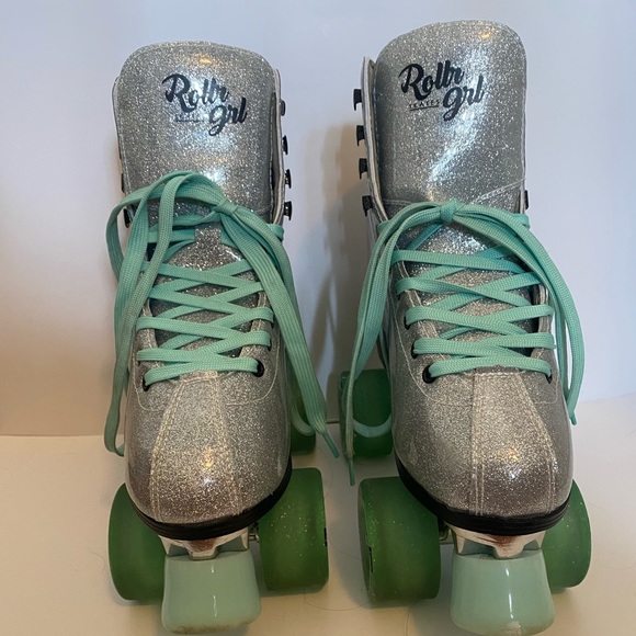 Rollr Grl Women’s Roller Skates - Silver - Picture 2 of 8